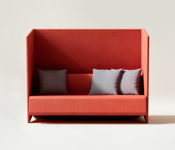 Contra Sofa High | Divani | Neil David