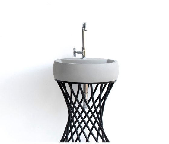 Twin Light Grey Concrete with black powdercoated frame - Washstand | Lavabi | ConSpire