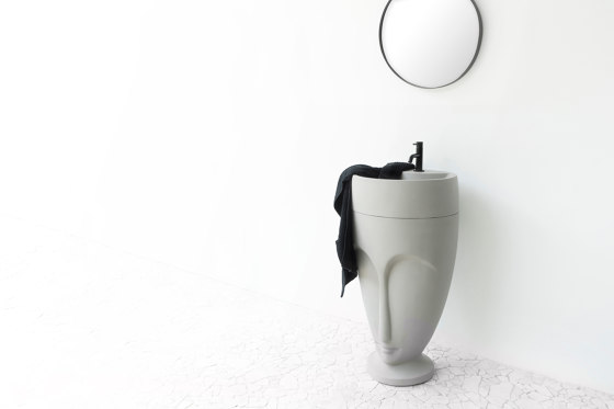 Viso Pedestal + Light Grey Concrete Washstand | Lavabi | ConSpire