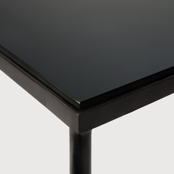 Compact | Charcoal side table - L | Tavolini alti | Ethnicraft