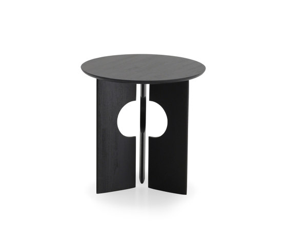 Cove | Teak black side table - varnished | Tables d'appoint | Ethnicraft
