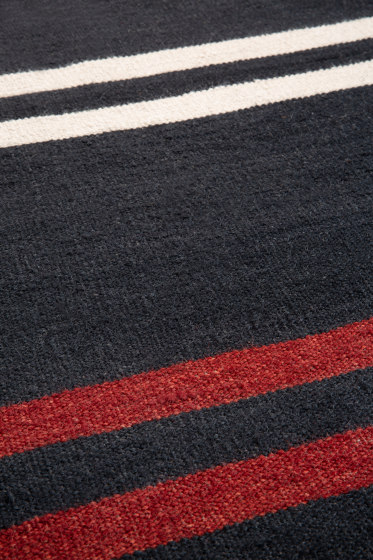 Essentials kilim rug collection | Black Mazandaran kilim rug | Tapis / Tapis de designers | Ethnicraft