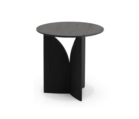 Fin | Teak black side table - varnished | Mesas auxiliares | Ethnicraft