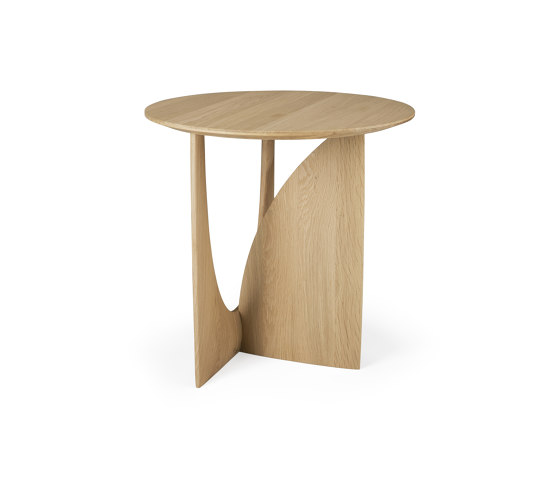 Geometric | Oak side table - varnished | Mesas auxiliares | Ethnicraft