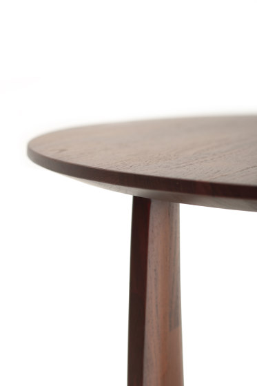Geometric | Teak brown side table - varnished | Beistelltische | Ethnicraft