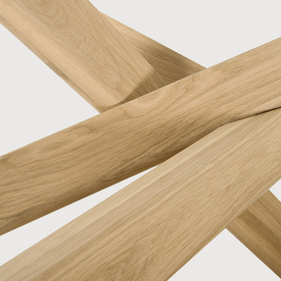 Mikado | Oak round dining table | Dining tables | Ethnicraft