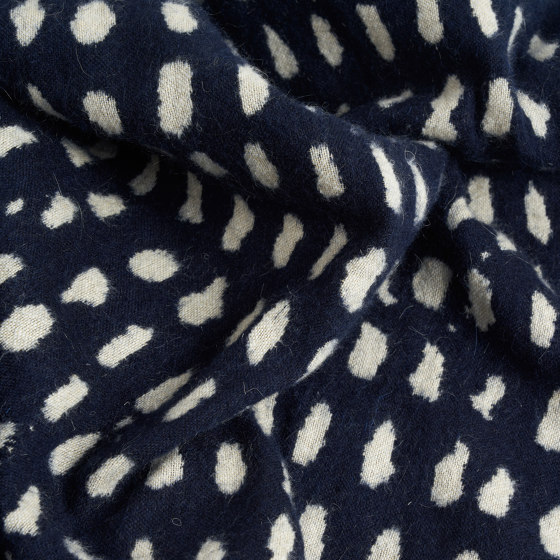 Mystic Ink collection | Navy Dots throw | Plaids | Ethnicraft