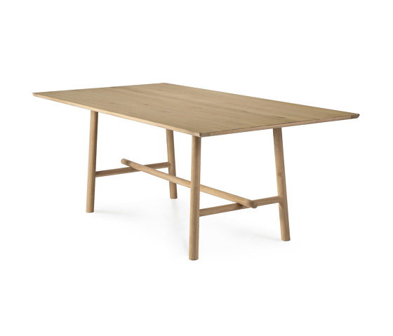 Profile | Oak dining table - varnished | Tavoli pranzo | Ethnicraft
