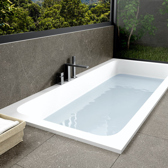 CORIAN® | AQUILA Built-in DuPont™ Corian® Bathtub - Integrated | Bathtubs | Riluxa