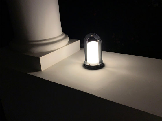 Lampe de table autonome | Plein cintre | Lampes à poser d'extérieur | LYX Luminaires