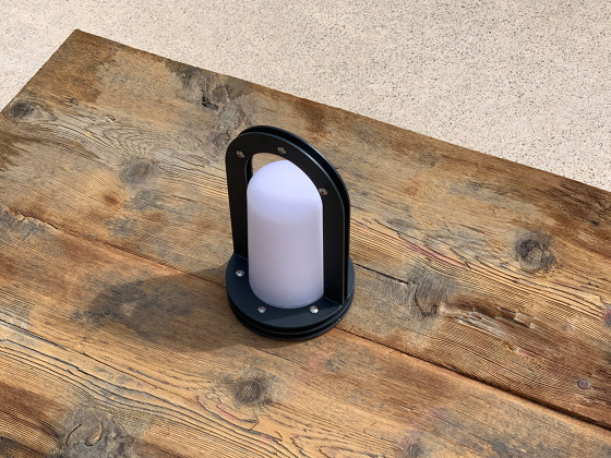 Autonomous table lamp | Plein cintre | Outdoor table lights | LYX Luminaires