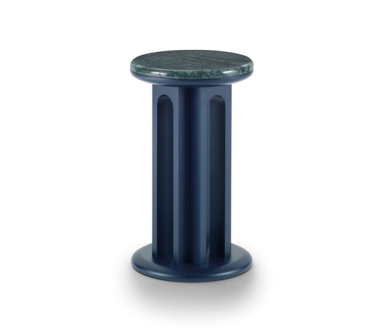 Arcolor Petite table 30 - Version avec base laquée bleu nuit RAL 5011 et plateau en marbre Guatemala | Tables d'appoint | ARFLEX