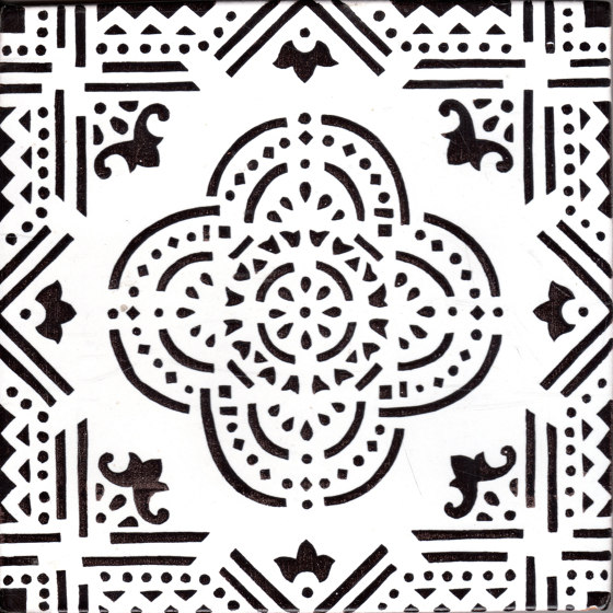 LR SC Madras Fondo Bianco Decoro Nero | Ceramic tiles | La Riggiola