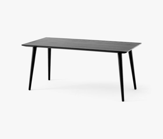 In Between SK23 Black Lacquered Oak | Coffee tables | &TRADITION