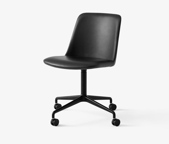 Rely HW23 Black w. Black Silk Leather | Chairs | &TRADITION