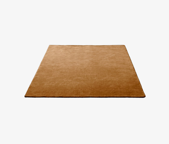 The Moor AP5 Golden Brown | Rugs | &TRADITION