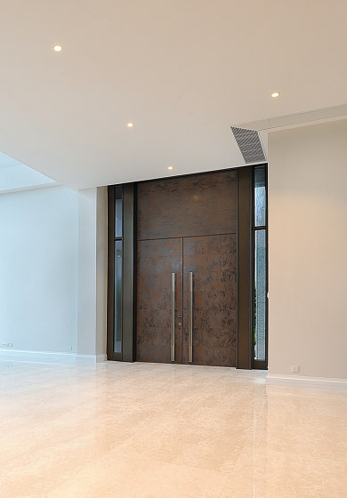 Tekno | The safety door with concealed hinges by Oikos – Architetture d’ingresso | Entrance doors