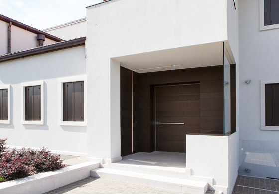 Synua Wall System - boiserie | Entrance doors | Oikos – Architetture d’ingresso