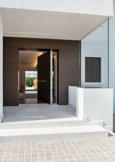 Synua Wall System - boiserie | Entrance doors | Oikos Venezia – Architetture d’ingresso