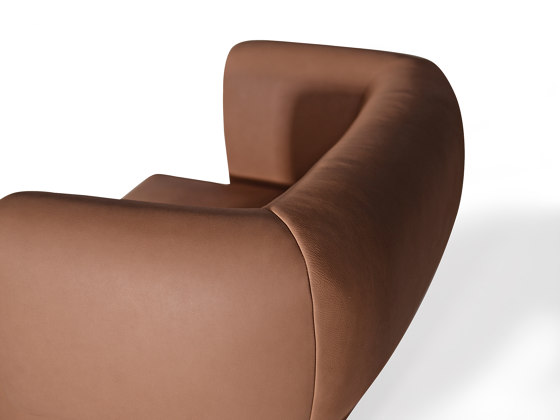 Hug | Armchairs | HESSENTIA | Cornelio Cappellini