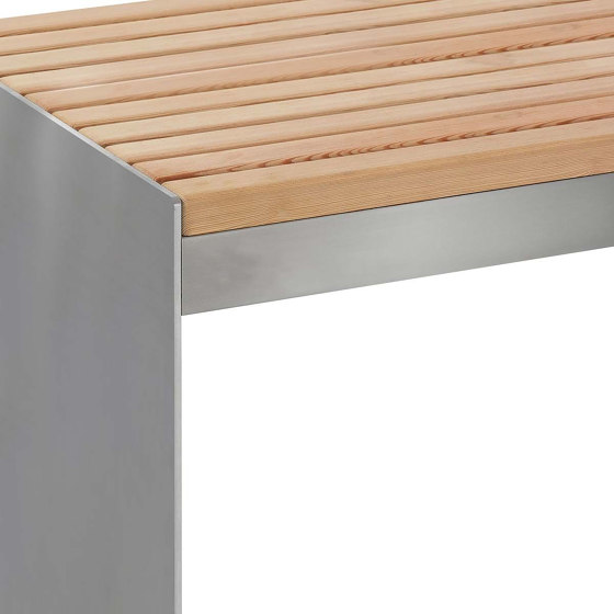 Novalis | Design Tisch NOVALIS - Edelstahl - Lärche geölt 1500mm x 750mm x 900mm (BHT) Edelstahl, geschliffen | Tavoli pranzo | Briefkasten Manufaktur