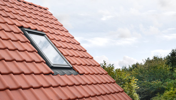 VELUX manual centre-pivot roof window GGL | Types de fenêtres | VELUX Group
