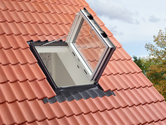 VELUX side-hung roof exit window GXL | Sistemi finestre | VELUX Group