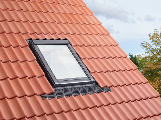 VELUX side-hung roof exit window GXL | Sistemi finestre | VELUX Group