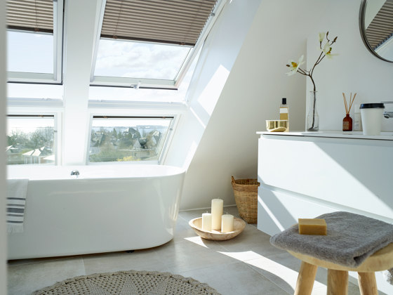 VELUX sloping extension window element GIU -Ideal for bathroom and kitchens | Window types | VELUX Group