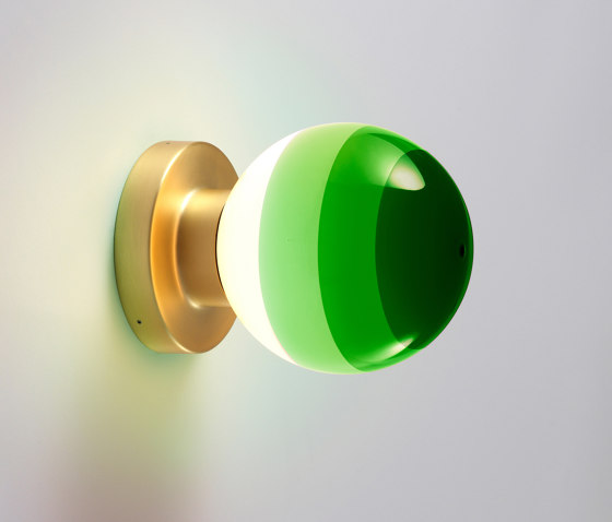 Dipping Light A2-13 Green-Brushed Brass | Lampade parete | Marset