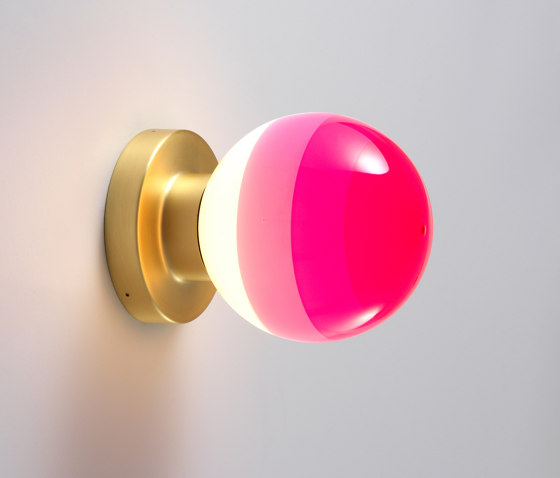 Dipping Light A2-13 Pink-Brushed Brass | Lampade parete | Marset