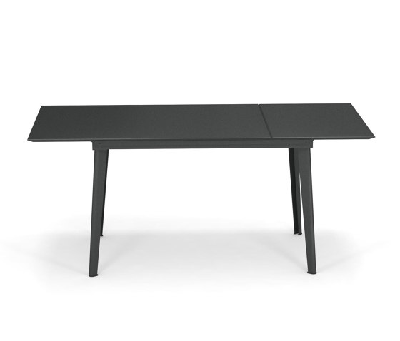 Plus4 Balcony | 3484 | Dining tables | EMU Group