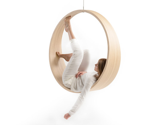 Circleswing N.2 Wooden Hanging Chair Swing Seat - Little White Oak⎥indoor | Schaukeln | Iwona Kosicka Design