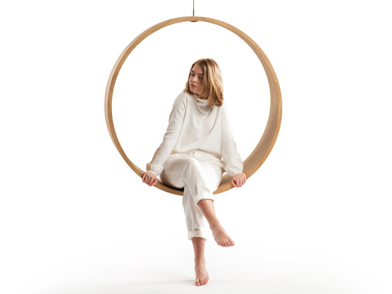 Circleswing N.2 Wooden Hanging Chair Swing Seat - Little White Oak⎥indoor | Schaukeln | Iwona Kosicka Design