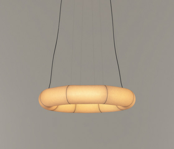 Tekiò Circular P8 | Pendant Lamp | Suspended lights | Santa & Cole