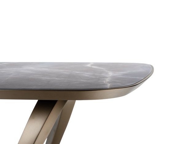 Segno 72 Bevel wood | Dining tables | Reflex