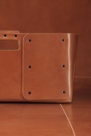 independent isto leather basket | Behälter / Boxen | Skram