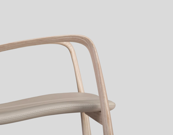 independent V4 armchair | Stühle | Skram