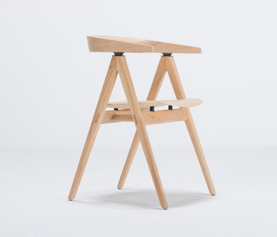 Ava chair | Oak Veneer | Chaises | Gazzda