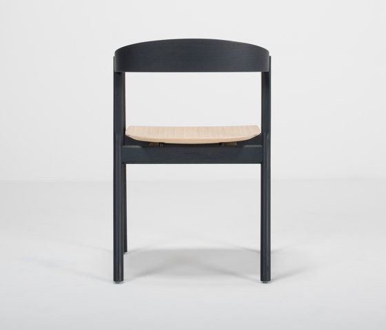 Muna lounge chair | Oak Veneer | Sillas | Gazzda