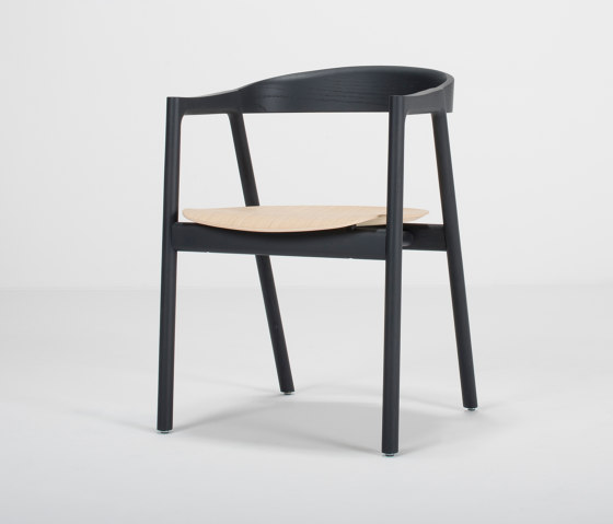 Muna lounge chair | Oak Veneer | Sedie | Gazzda