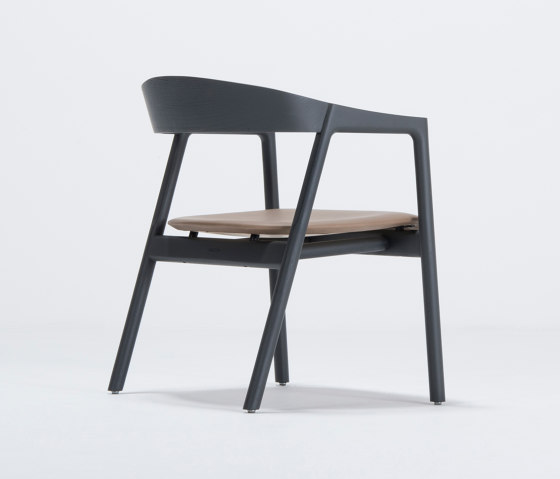 Muna lounge chair | Dakar Leather | Sedie | Gazzda