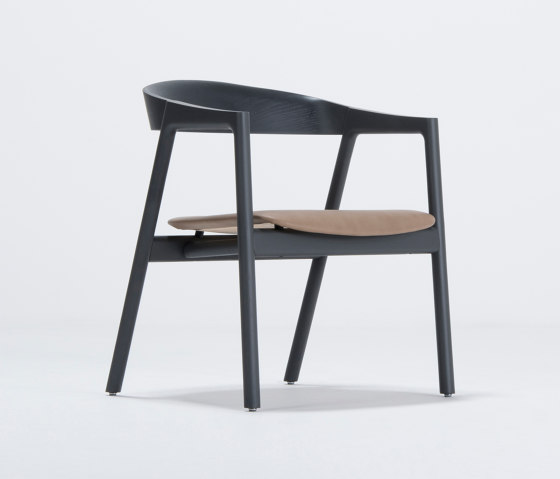 Muna lounge chair | Dakar Leather | Sedie | Gazzda