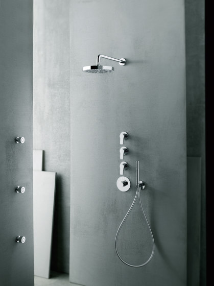 Monomando termostático ducha empotrado 3/4'', Llave de paso 3/4'', brazo ducha , rociard lluvia, jet lateral | Grifería para duchas | Fantini