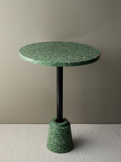 Conic Green Coffee Table | Tavolini alti | Karoistanbul