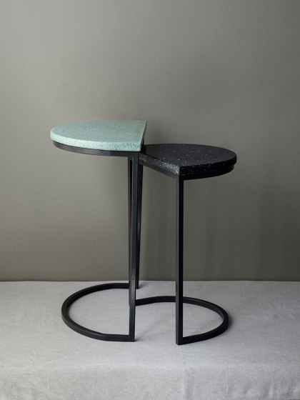 Double Green & Black Semi Circle Coffee Tables | Tavolini impilabili | Karoistanbul