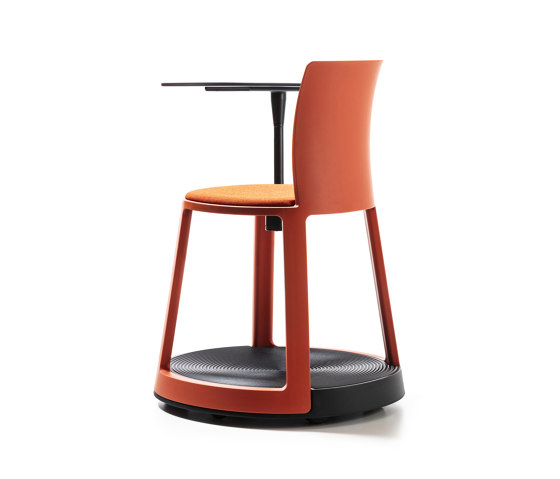 Revo | Chair with castor Base, Tablet and Upholstery | Sillas | TOOU