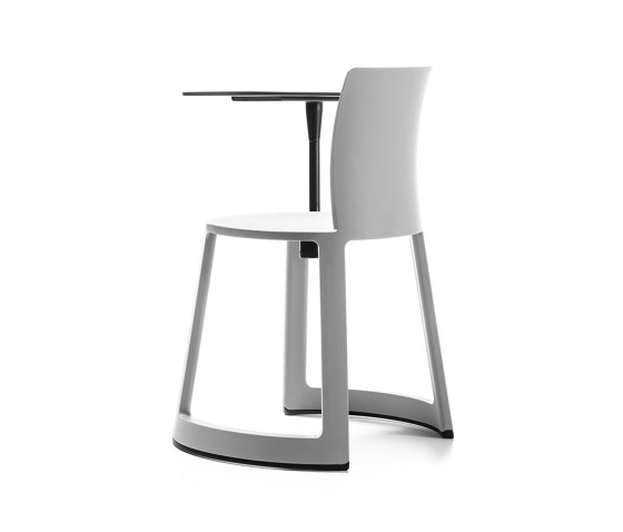 Revo | Chair with Tablet | Chaises | TOOU