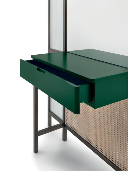 Threshold Mirror Cabinet - Low Version with green lacquered drawer | Tocadores | ARFLEX