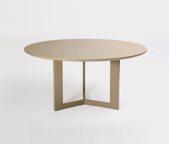 Tri Round Dining Table Lacquered | Tables de repas | HMD Furniture